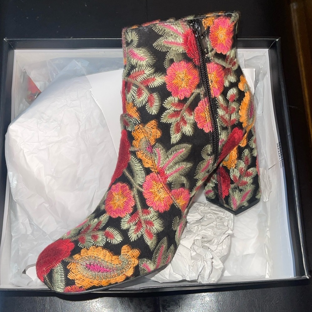Mia style boots new